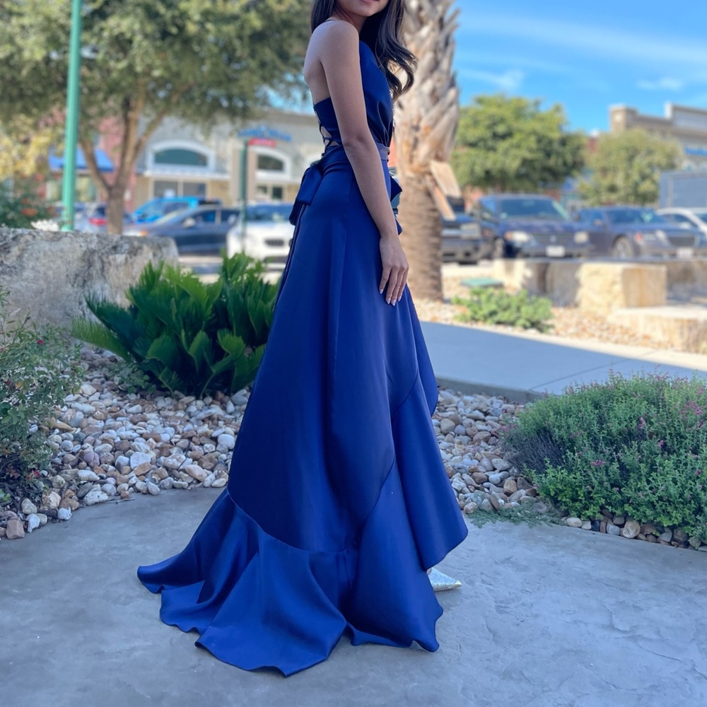 Navy blue long silk dress— has a tail